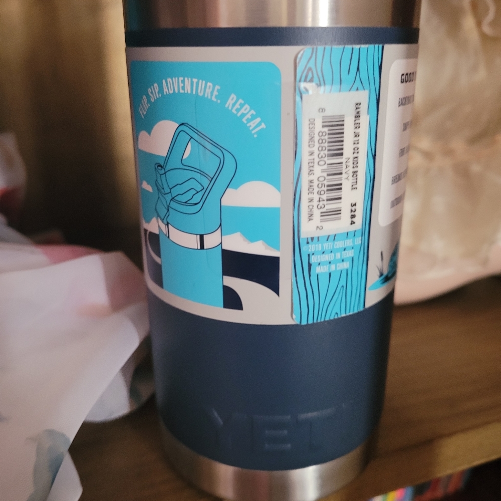 Yeti - Picture 3 of 5